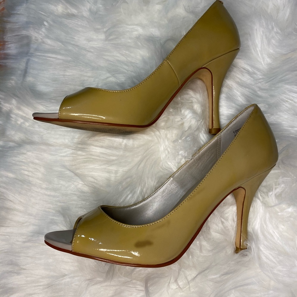 Open Toe Pumps - Picture 2 of 5